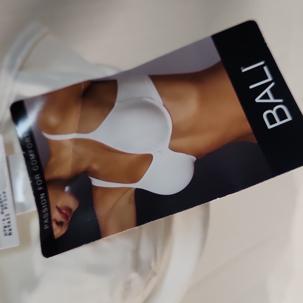 NWT (2) Bali Women's sz 32C underwire bra w/adjustable straps - Picture 4 of 8